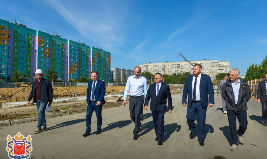 Денис Паслер и Ирек Файзуллин оценили темп работ на стройплощадках Орска