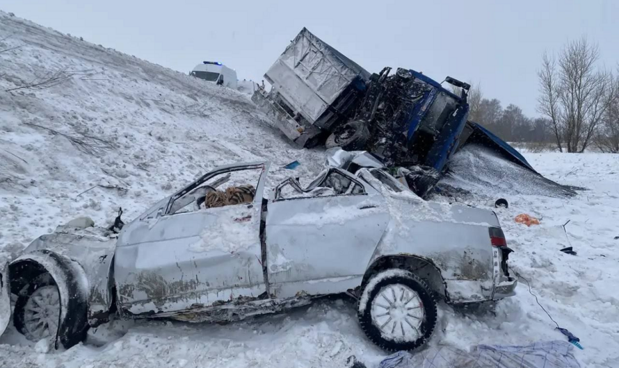 В смертельном ДТП на трассе Самара – Оренбург погибли четыре человека