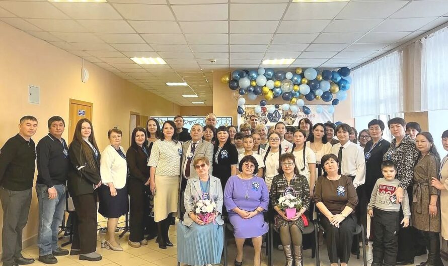 В Ясненском округе отметили полувековой юбилей Комаровской школы