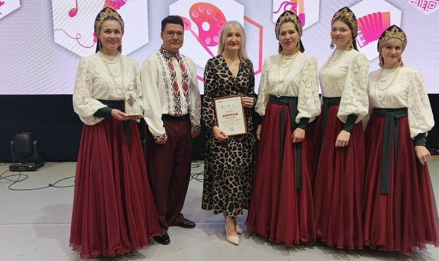 Ансамбль «Гармония» представил Ясный в финале фестиваля «Обильный край, благословенный!»