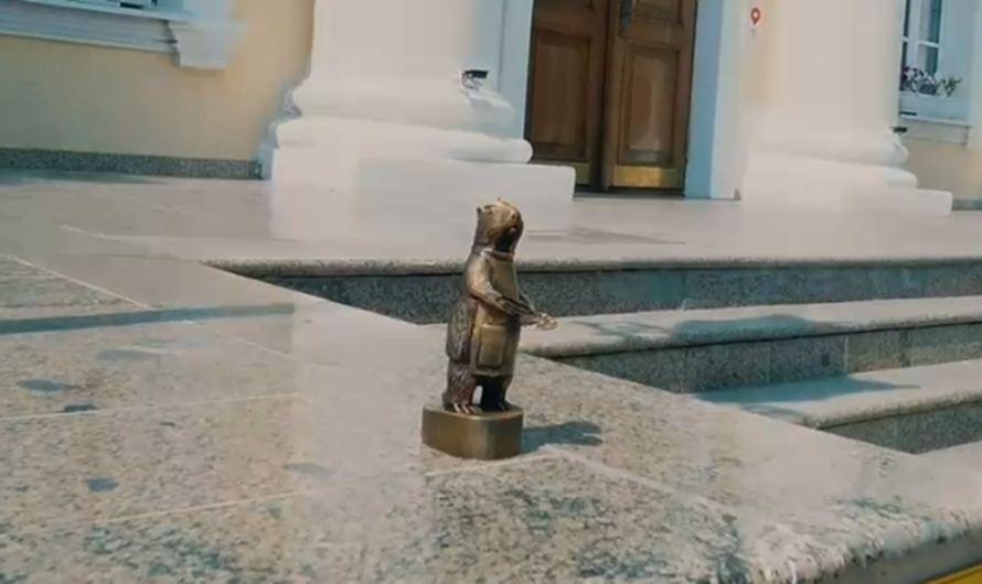 В Оренбурге установят скульптуру степного байбака-художника