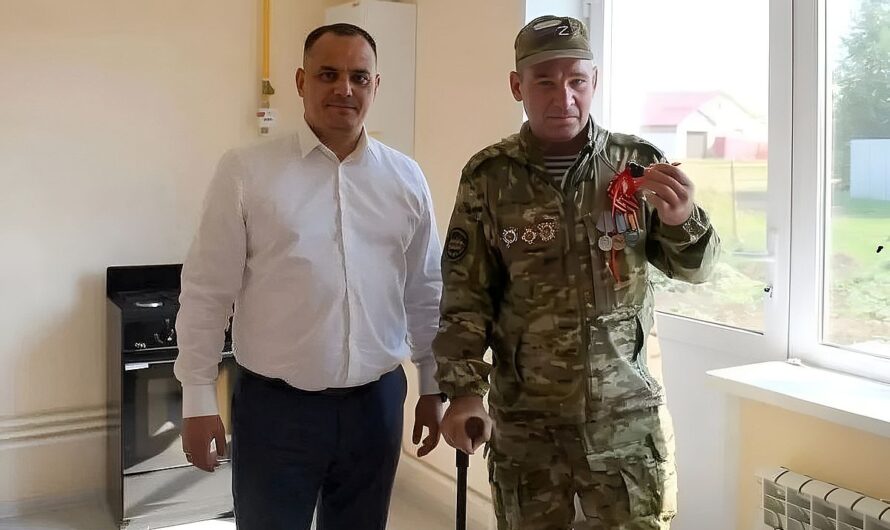 После возвращения с СВО ветеран из Оренбуржья открыл столярный цех в родном селе